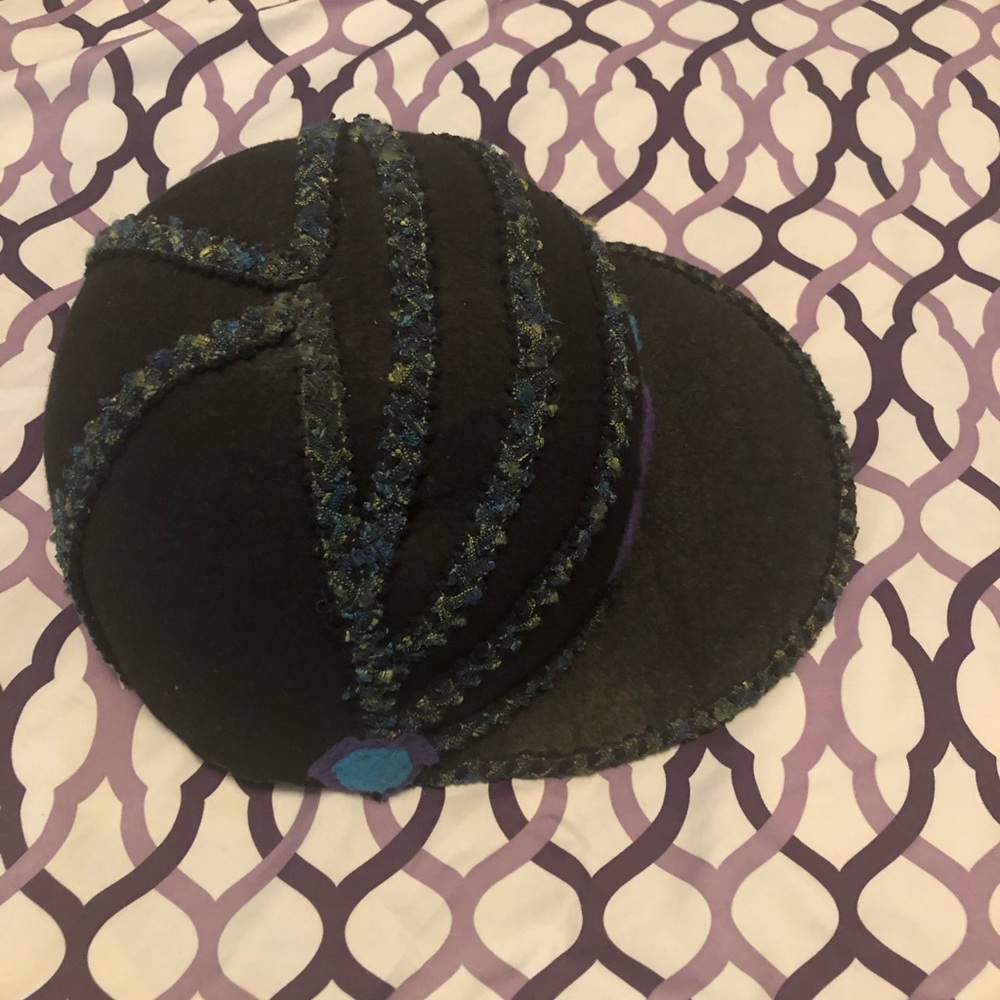 Hand made hat. - Picture 3 of 6